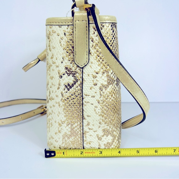 Michael Kors Champagne Animal Print Drawstring Bucket Bag Crossbody Small NWT - Picture 7 of 9
